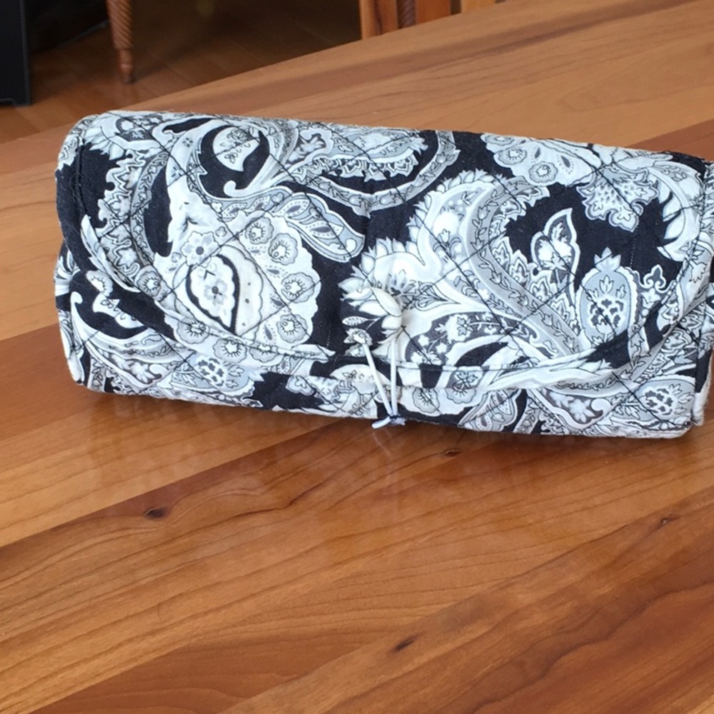 Travel jewelry roll